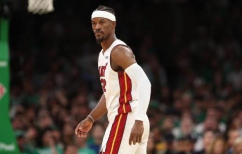 乐鱼在线服务-23罚全中爆砍35分！巴特勒关键2+1再度拯救热火