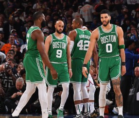 皮尔斯指出凯尔特人持续存在领先优势流失隐患 三分球战术双刃剑效应显著