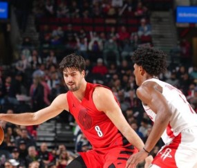 乐鱼专属体验-化身巨人杀手！开拓者双杀火箭：杜兰特破防摔水瓶