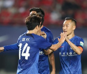 乐鱼app-【中超】谢鹏飞吴曦破门王金帅失误 河南1比2申花