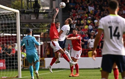 乐鱼app-凯恩再担孔蒂胜负手，忧心控球不佳恐为热刺埋后患